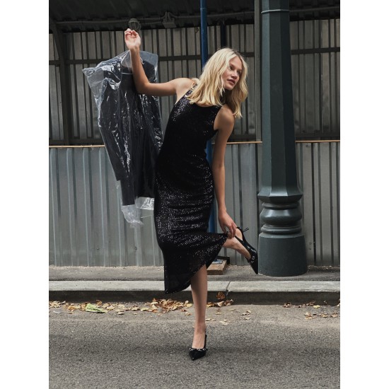 Платье майка миди из черной пайетки.