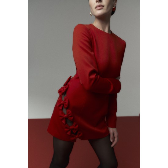 Платье с бантами красное