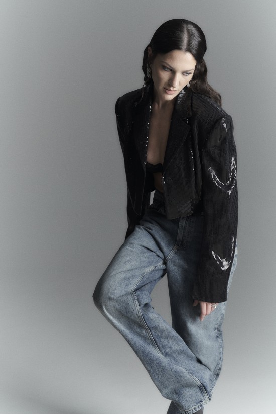 Жакет женский укороченный из пайетки черный