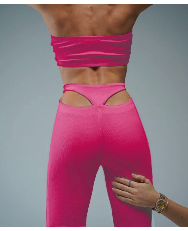 Лосины  с декоративным вырезом на спине Фуксия