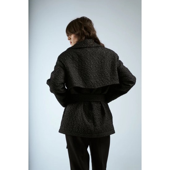 Куртка из фигурной стеганой ткани в черном цвете