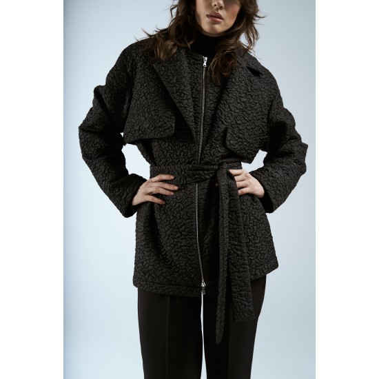 Куртка из фигурной стеганой ткани в черном цвете