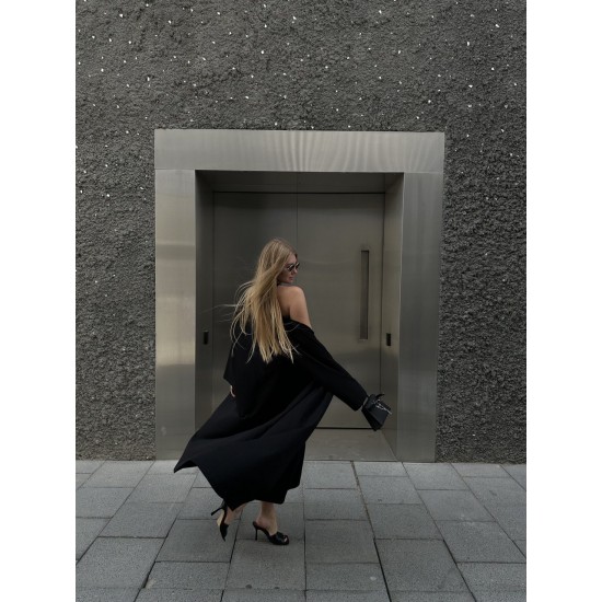 Халат с поясом в черном цвете 